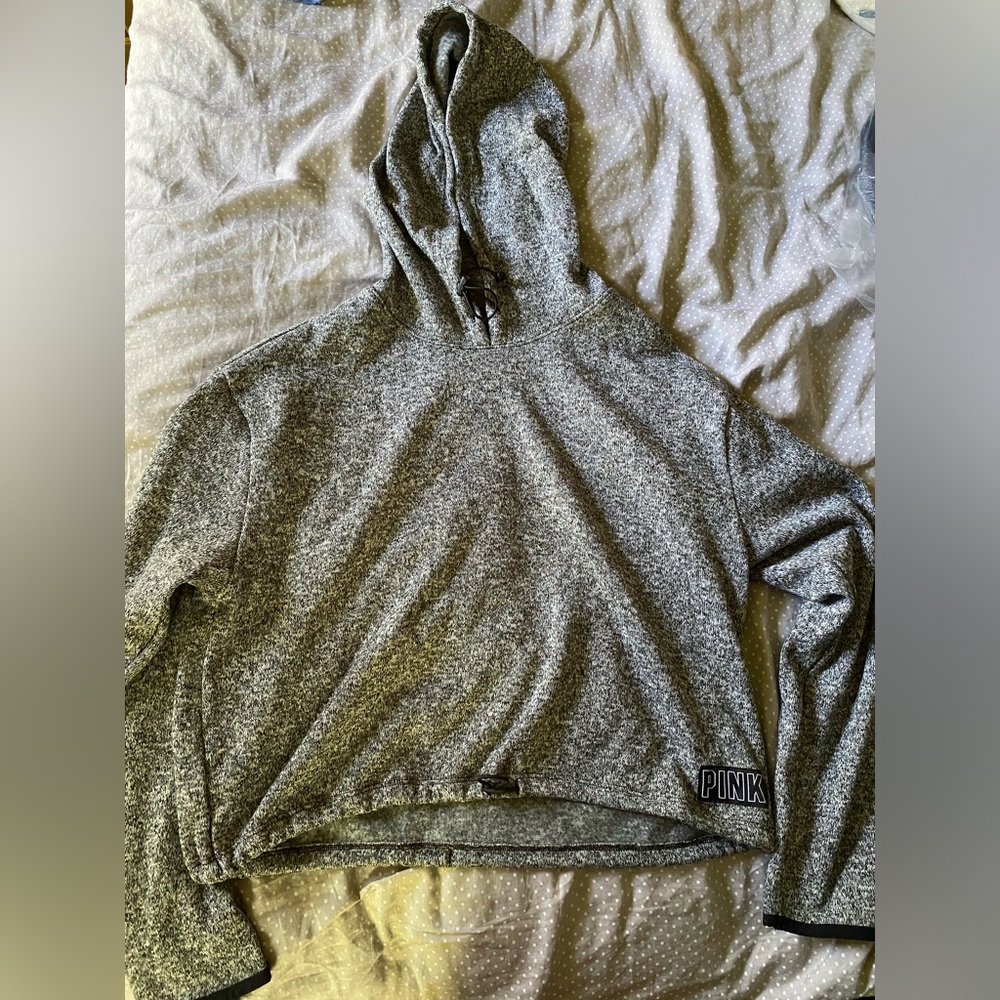 vs pink cropped fleece
